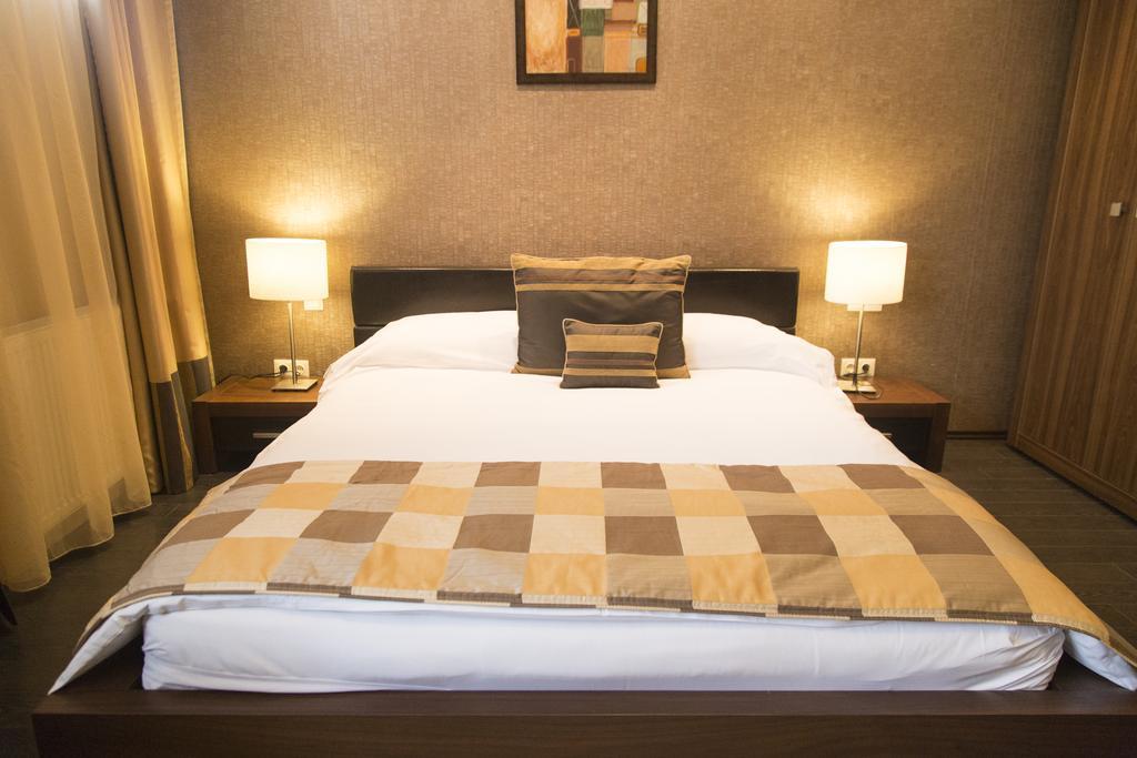 Check Hotel 3*