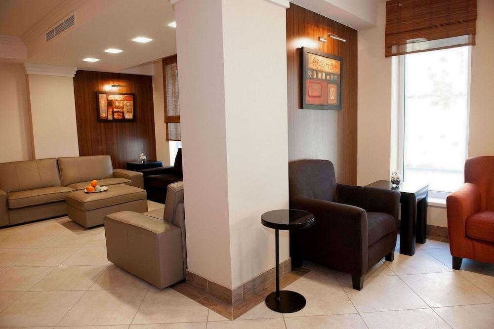 Hotel Check 3*