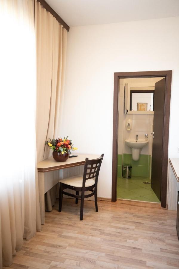 Check Hotel 3*