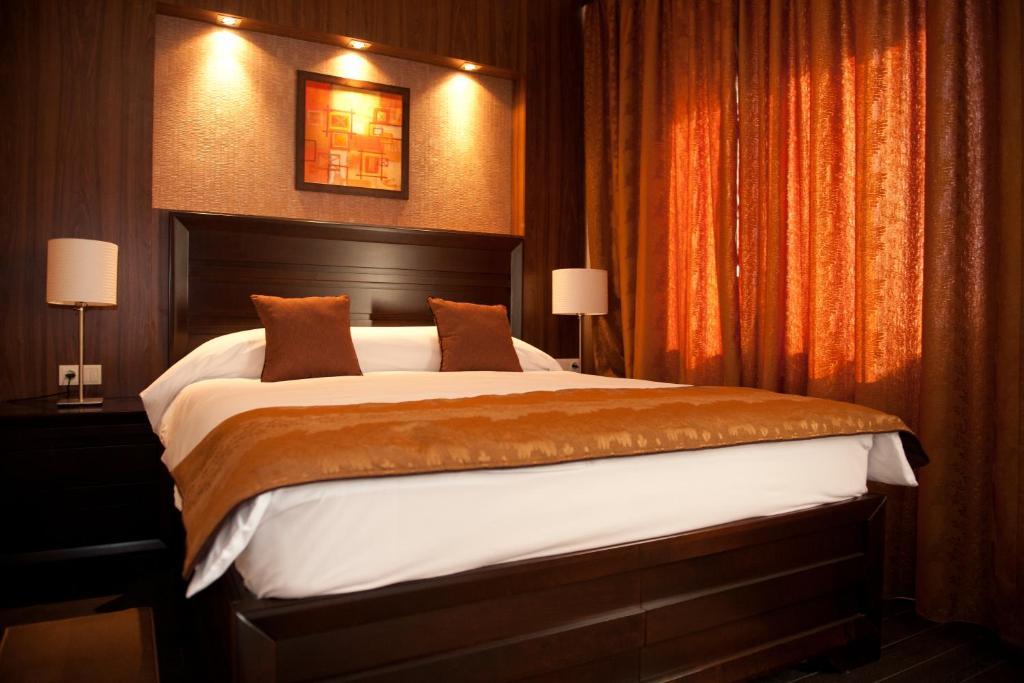 Check Hotel 3*